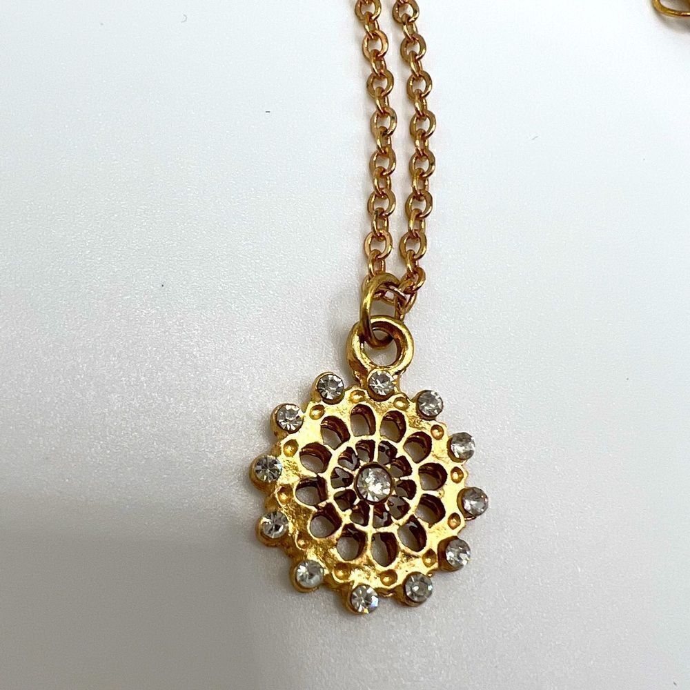 *3/$20* Gold tone and rhinestone circle pendant choker necklace